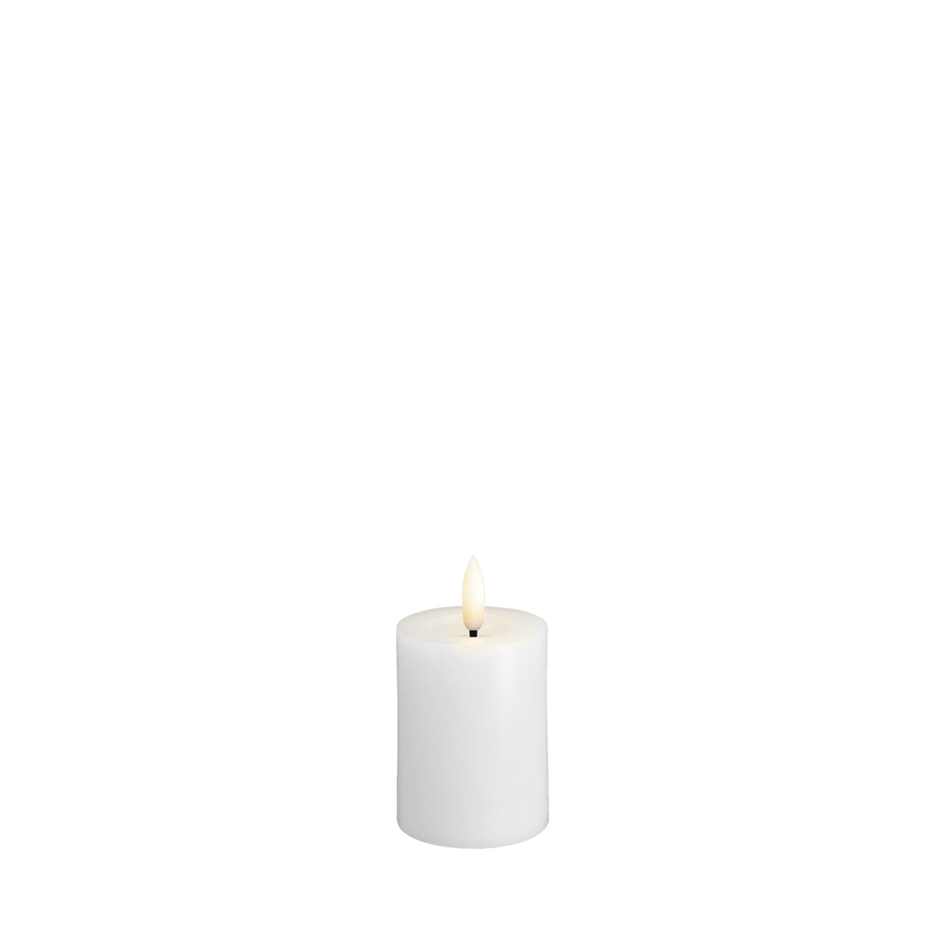 LED Stumpenkerze 4,9x7,5 cm classic white